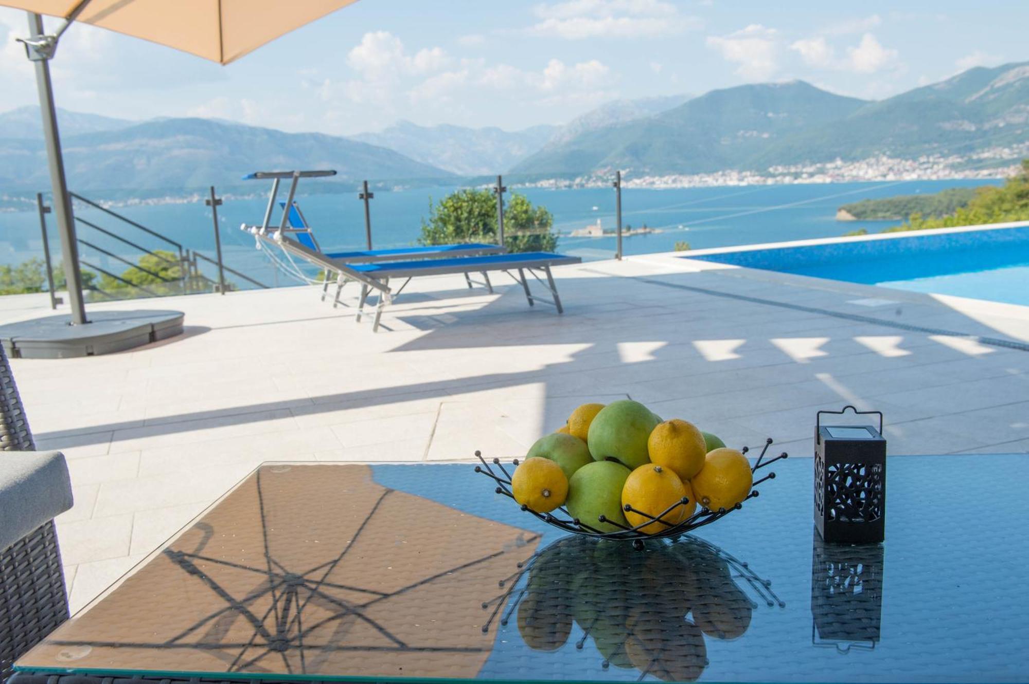 Villa Vista Azzurra Tivat Exterior photo
